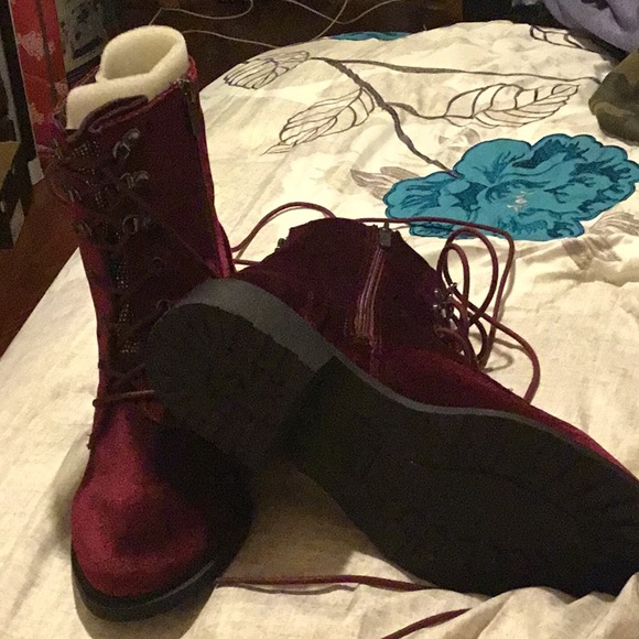 Boots - Picture 2 of 3